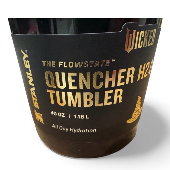 Stanley Wicked 40oz Stainless Steel H2.0
Flowstate Quencher Tumbler Elphaba - Picture 5 of 9